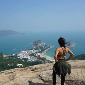 Meet your Posher, Dania